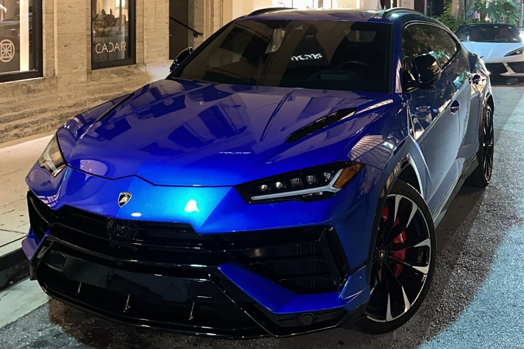 Lamborghini Urus photo
