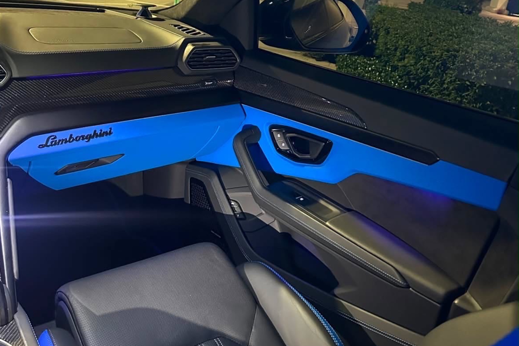 Lamborghini Urus photo 4
