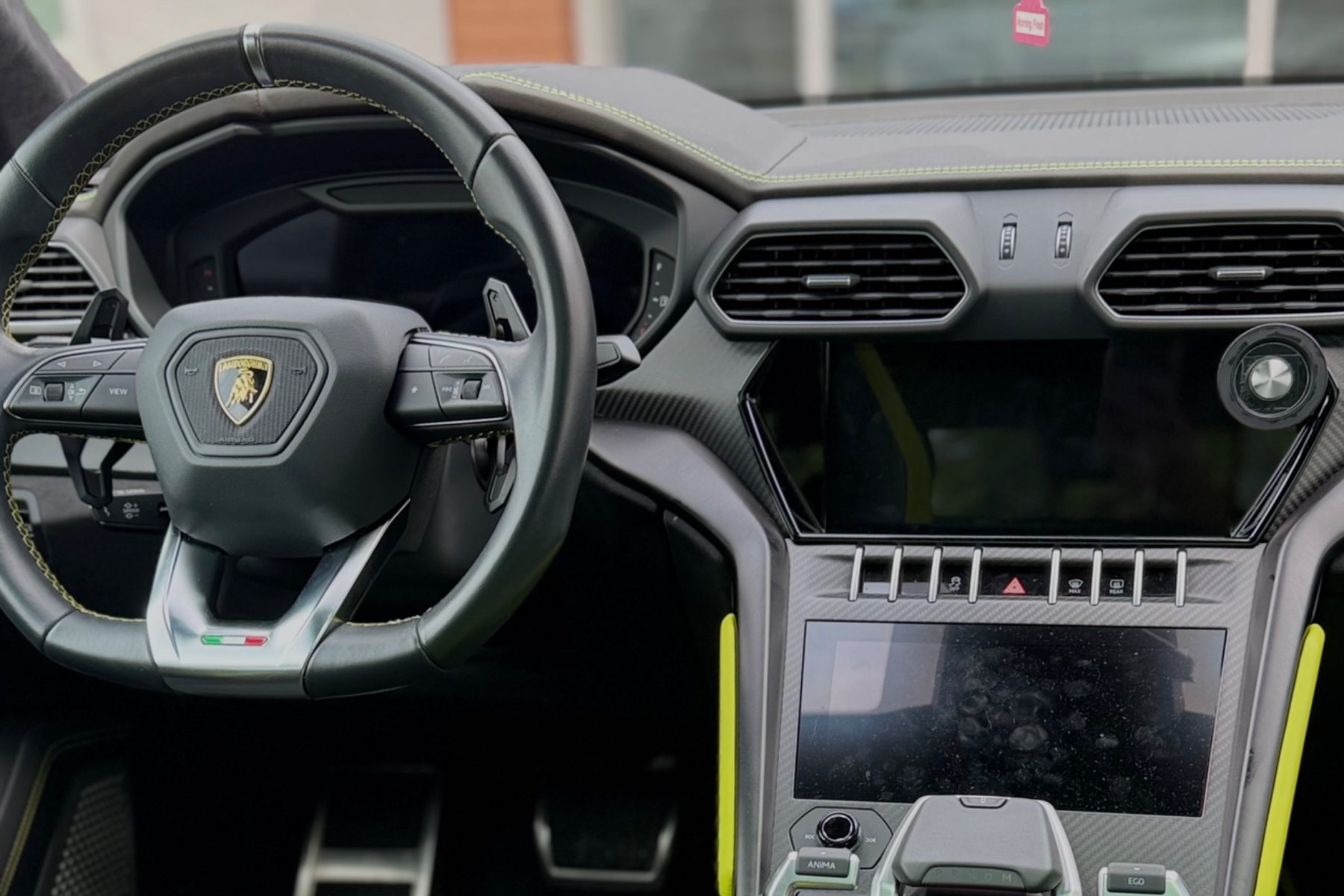 Lamborghini Urus photo 4