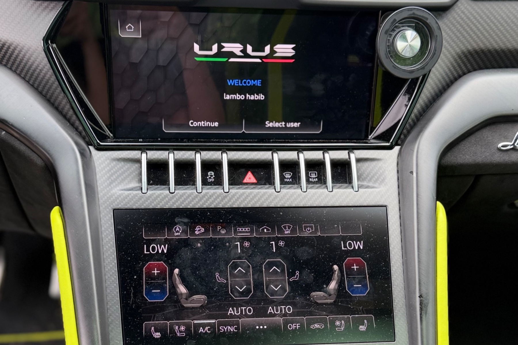 Lamborghini Urus photo 5