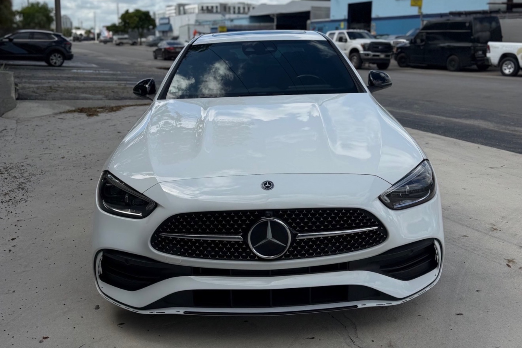 Mercedes-Benz C300 photo