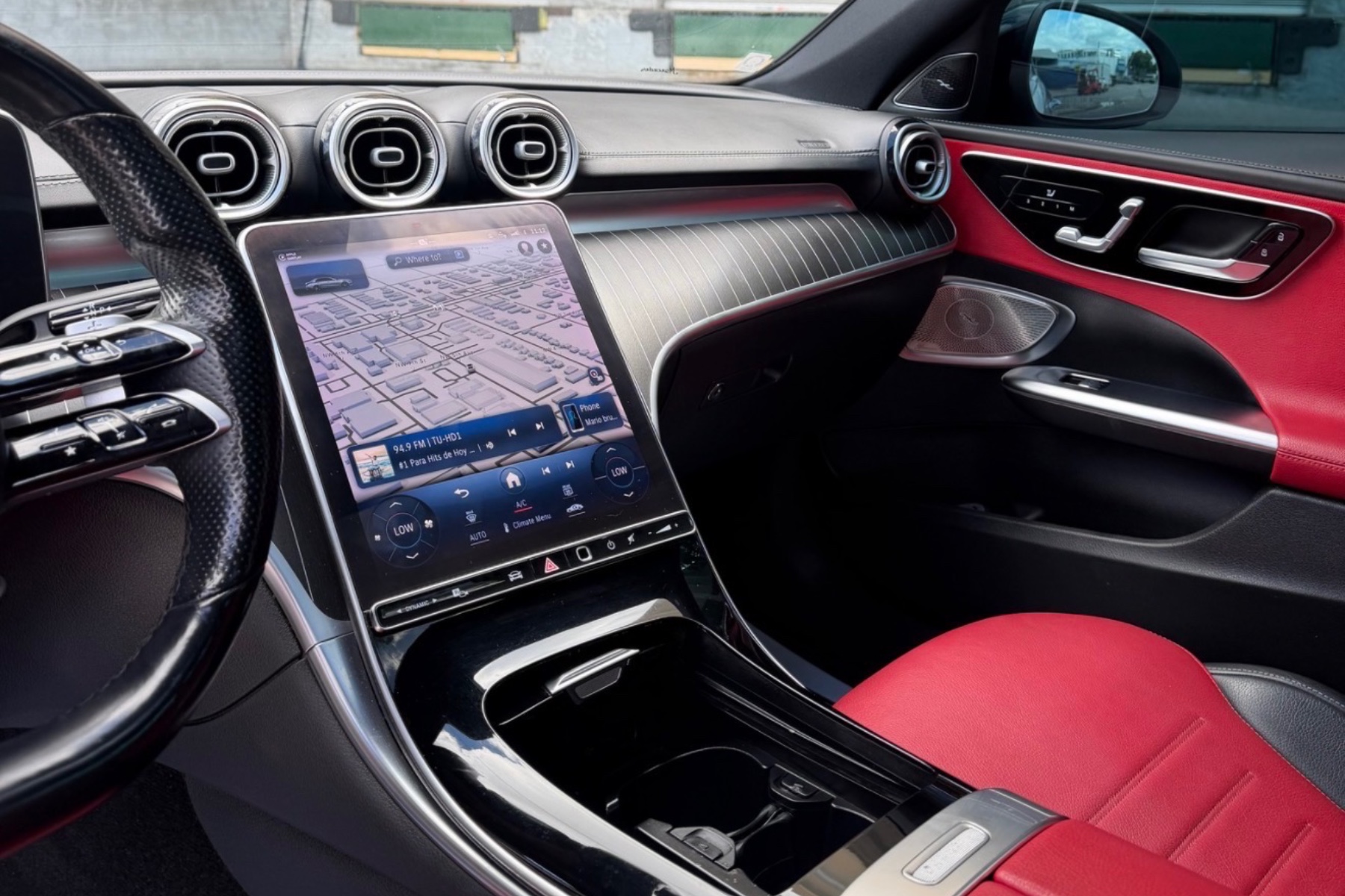 Mercedes-Benz C300 photo 4