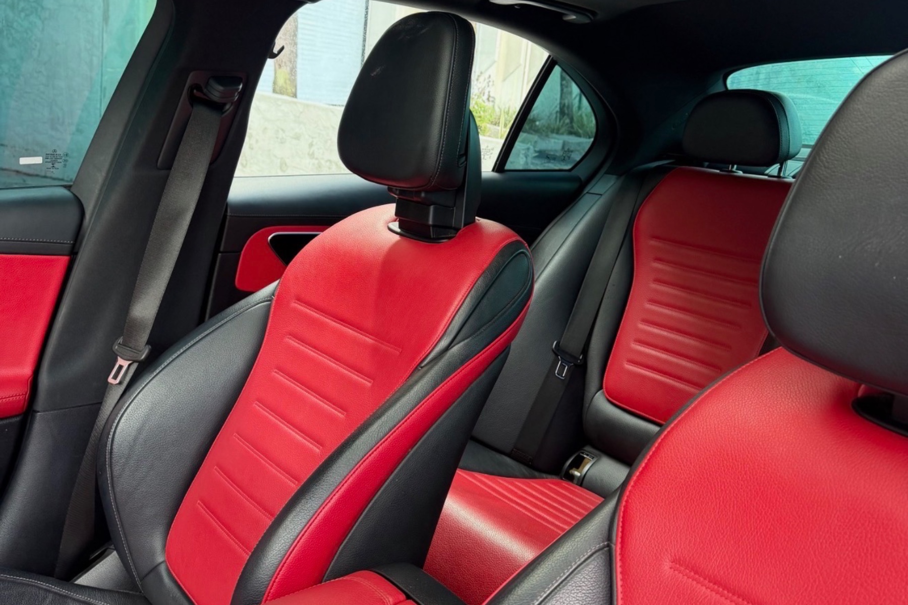 Mercedes-Benz C300 photo 5